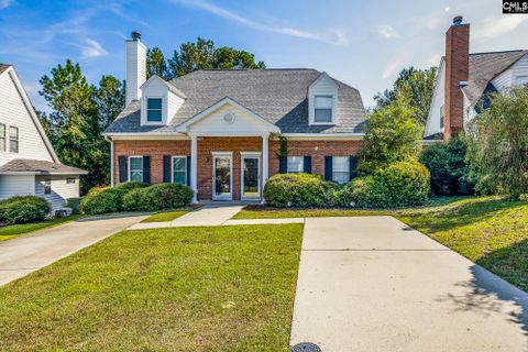 10 Baltusrol Court