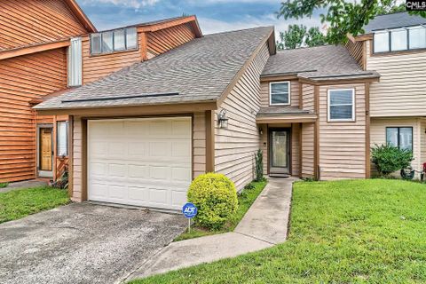 204 Hounds Court N