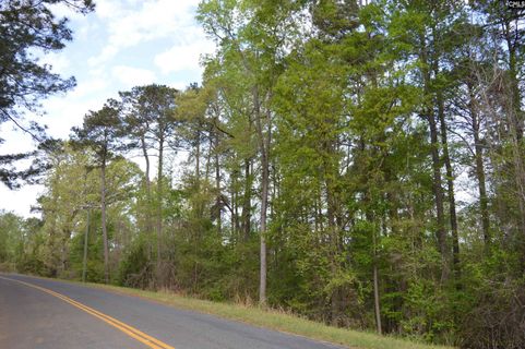 49 Club Lane active home in Lake Wateree, Winnsboro, SC