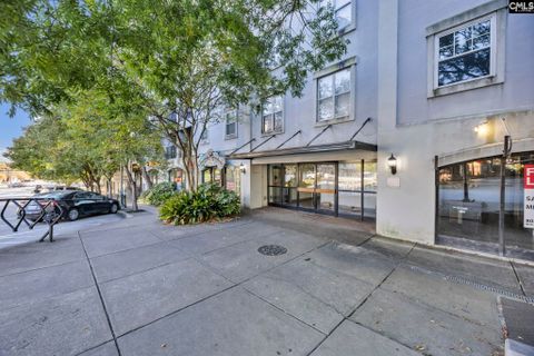 2002 Greene Street 305