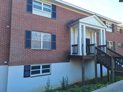 601 Riverhil Circle D1