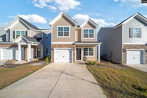 1114 Crescent Moon Loop