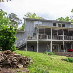 1736 Lake Road