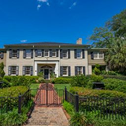 121 Saluda Avenue