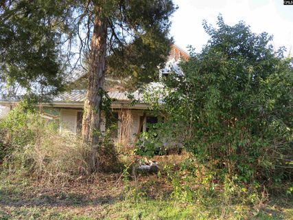 1350 4 Holes Road