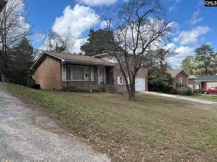 305 Park Lane active home in Parkwood, West Columbia, SC