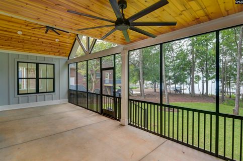701 Peninsula Drive pending home in The Pointes Of Plantation Pointe, Prosperity, SC