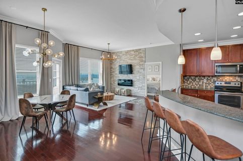 601 Main Street 527
