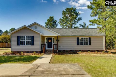 121 Miller Woods Trail active home in Millerwoods, Leesville, SC