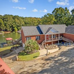 2210 Lake Road