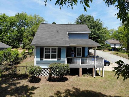 2900 Park Street active home in Earlewood, Columbia, SC