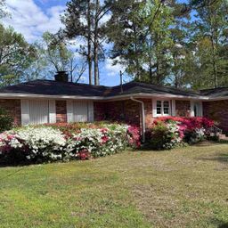 7604 Edgewater Drive