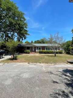 2742 American Avenue active home in Three Fountains, West Columbia, SC