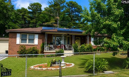 3815 Webb Court active home in Belvedere, Columbia, SC