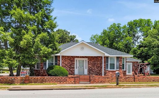 116 W Moultrie St Street