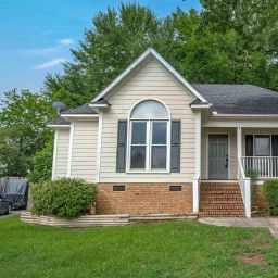 2 Woodshaw Court
