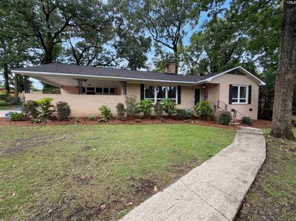 Homes in Garden Springs, Columbia