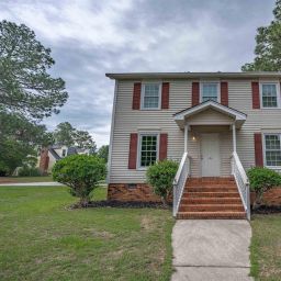 200 E Pond Ridge Road