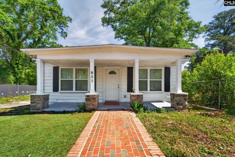 1002 Eastman Street