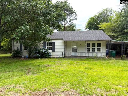 1113 Hahn Avenue NE