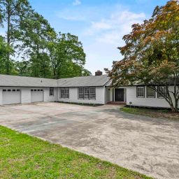 18 Northlake Road