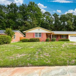 3208 Woodsen Circle