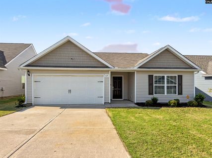 614 Wild Tulip Court active home in Finlay Farms, Gilbert, SC