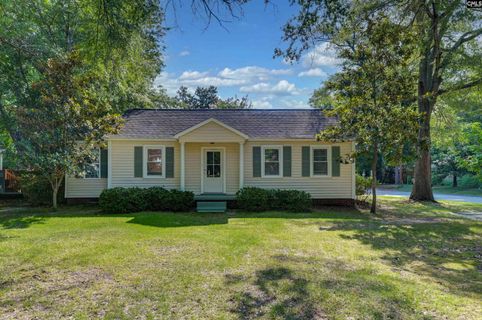 724 Pembroke Avenue active home in Rosewood, Columbia, SC