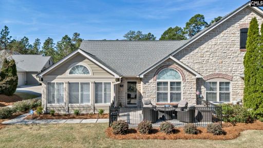 114 Peach Grove Circle active home in Peach Grove Villas, Elgin, SC
