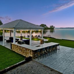 1075 Retreat Way