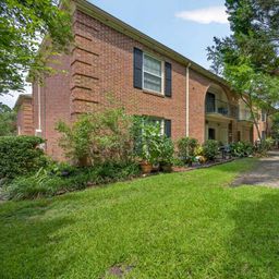 5516 Lakeshore Drive 604