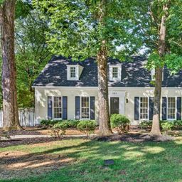121 King George Way