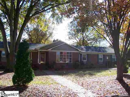 104 Bridgeton Dr.