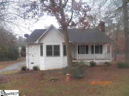 208 Dogwood Court
