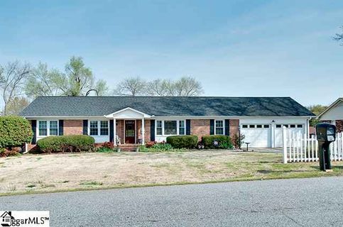 4 Coachman Drive sold home in Cunningham Acre, Taylors, SC