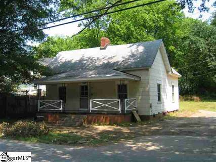 1004 W Bramlett