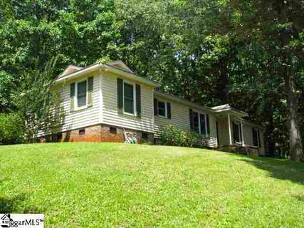 1207 Pineview Drive