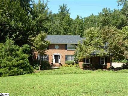 1606 Hollyberry Lane