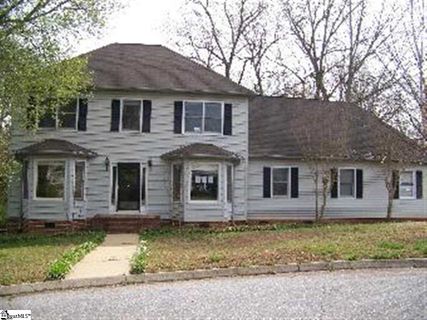 136 Emerald Way