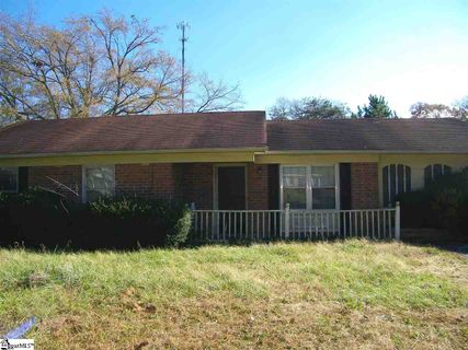 102 Windsor Parkway