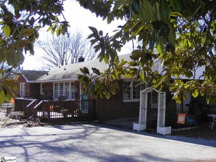 206 Crescent Drive
