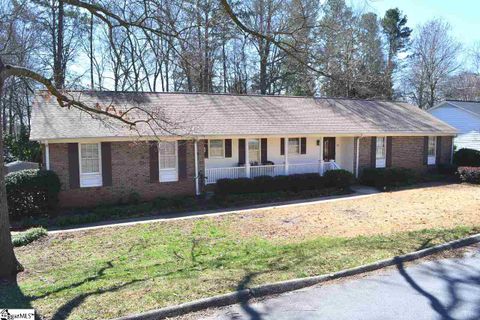 12 Rosewood Drive