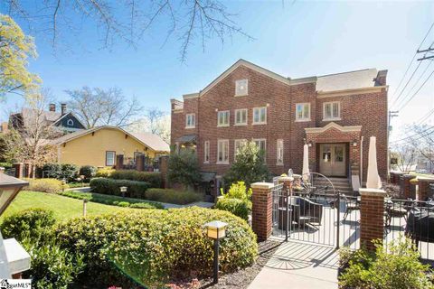 325 Hampton Avenue Unit 106