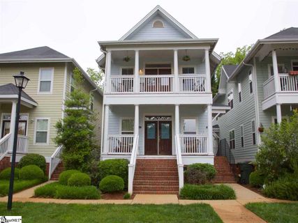 14 B Oakhurst Avenue