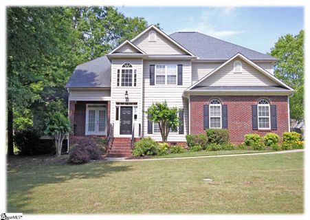 200 Dunrobin Lane