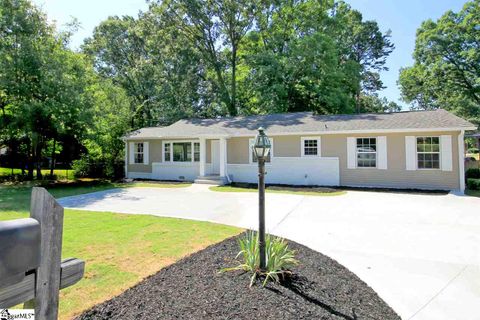 902 E Lee Road