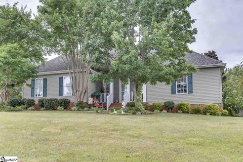 109 Hallmark Lane