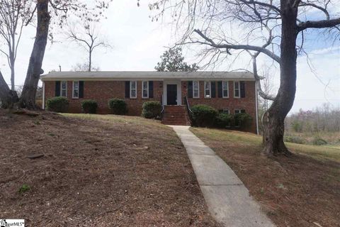 205 Mistletoe Drive