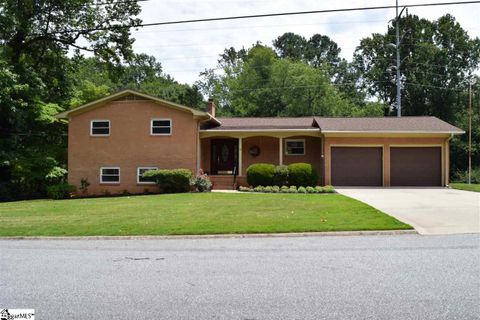18 Ivanhoe Circle sold home in Rosedale, Greenville, SC
