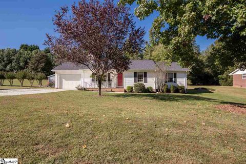 406 Rockcrest Drive